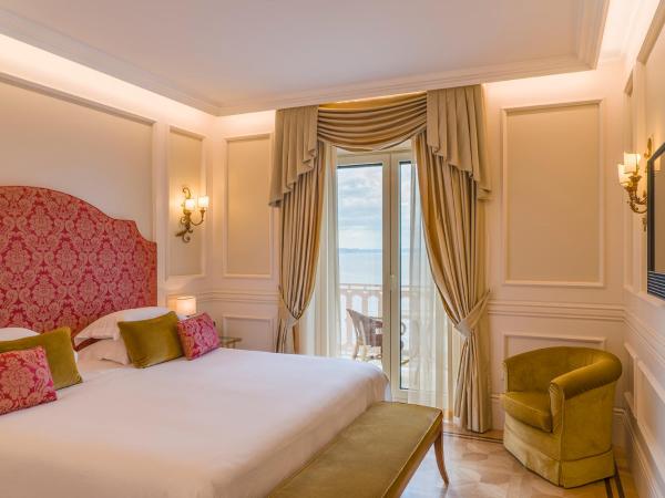 Grand Hotel Excelsior Vittoria : photo 1 de la chambre suite avec terrasse 