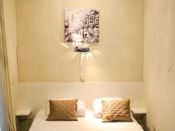 Family Hotel Kooyk : photo 2 de la chambre petite chambre double avec salle de bains privative