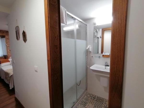 Hostal Anosa Casa : photo 5 de la chambre chambre familiale