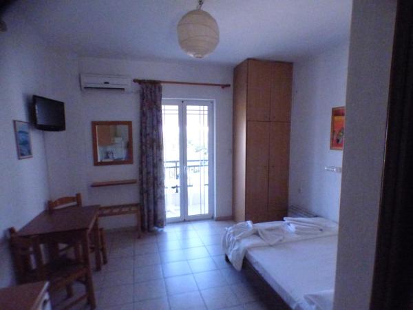 Eleni Apartments : photo 6 de la chambre studio (2 adultes)