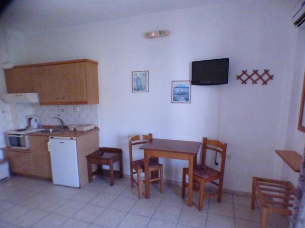 Eleni Apartments : photo 3 de la chambre studio (2 adultes)