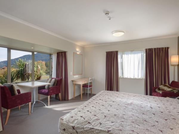 Queenstown Motel Apartments : photo 1 de la chambre studio avec vue sur lac