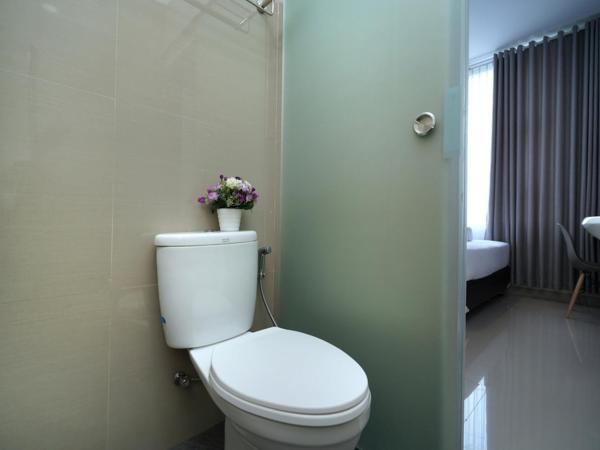 RedDoorz Plus @ Terban Residence : photo 2 de la chambre chambre double