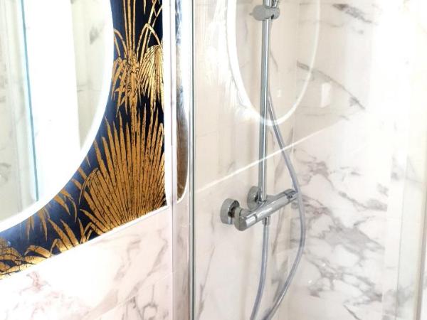 Le Huis Clos : photo 3 de la chambre chambre double avec terrasse