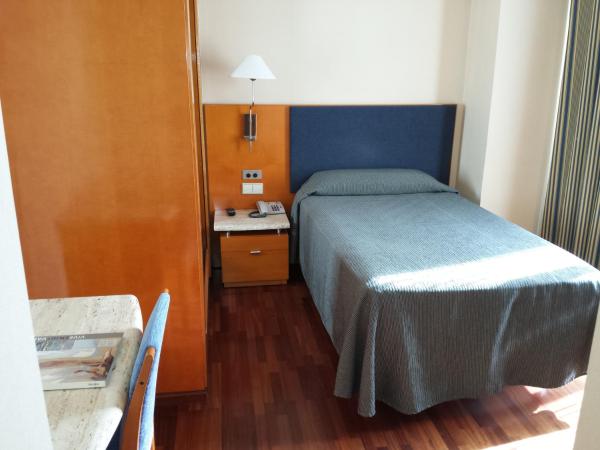 Hotel Villacarlos : photo 2 de la chambre chambre simple