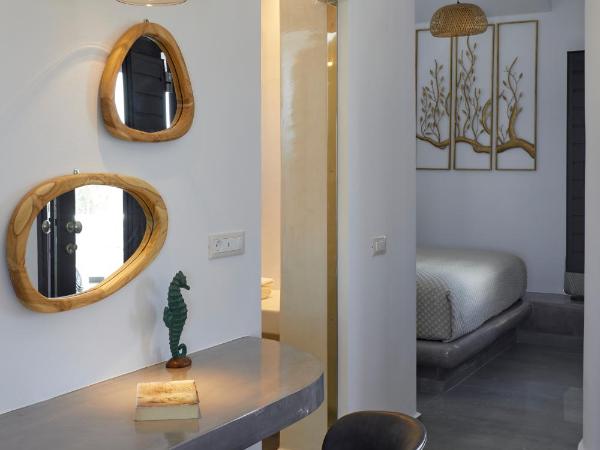 Oia Suites : photo 10 de la chambre suite Élégante avec jacuzzi extérieur chauffé privé