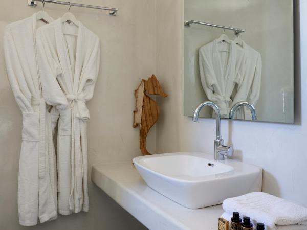 Oia Suites : photo 3 de la chambre suite Élégante avec jacuzzi extérieur chauffé privé