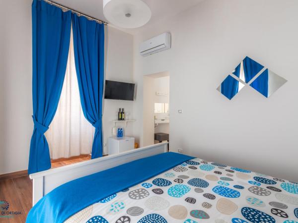 B&B Marina di Ortigia : photo 7 de la chambre chambre double deluxe avec balcon