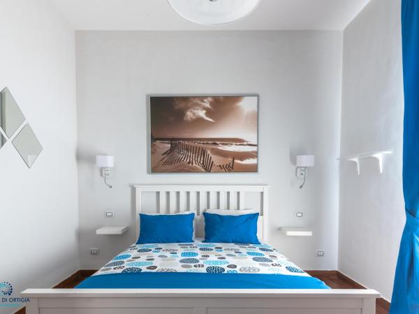 B&B Marina di Ortigia : photo 8 de la chambre chambre double deluxe avec balcon