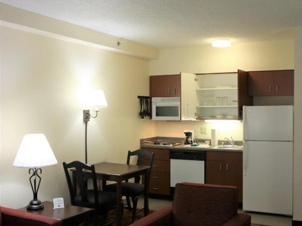 Hawthorn Suites by Wyndham Louisville East : photo 2 de la chambre one-bedroom executive king suite, non-smoking
