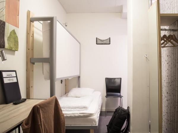Slottsskogens Hostel : photo 2 de la chambre chambre lits jumeaux Économique avec salle de bains commune (sans fenêtre)