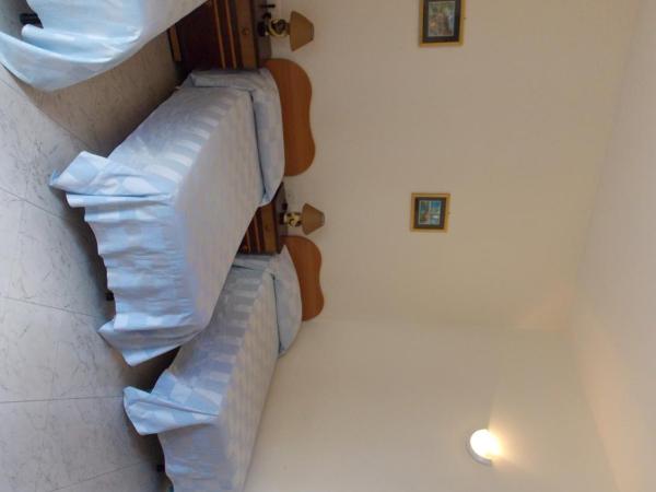 Albergo Roma : photo 5 de la chambre chambre triple