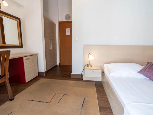 Pansion Epetium : photo 7 de la chambre chambre double avec balcon