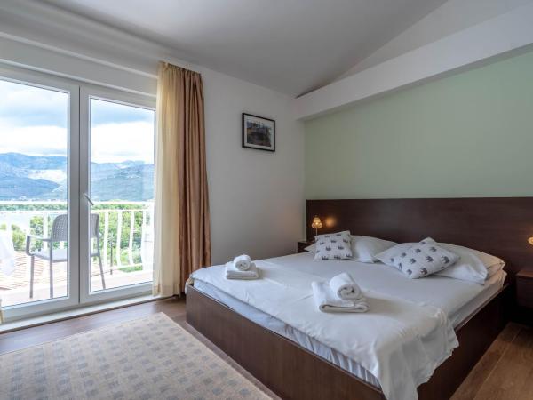 Pansion Epetium : photo 1 de la chambre chambre double avec balcon