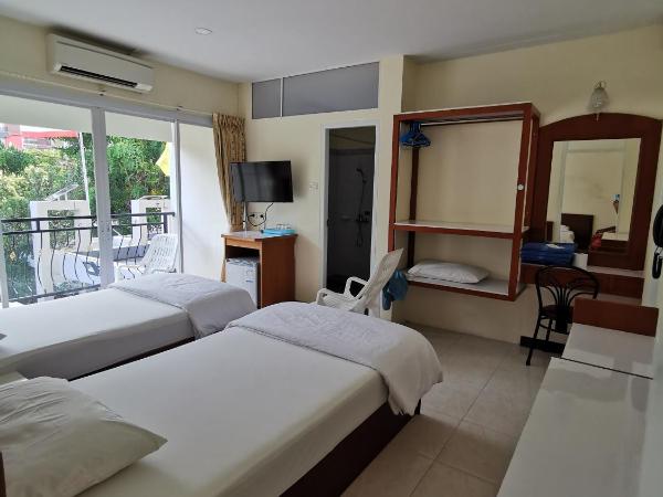 Subhamitra Hotel Hua Hin-SHA Certified : photo 4 de la chambre chambre familiale - b