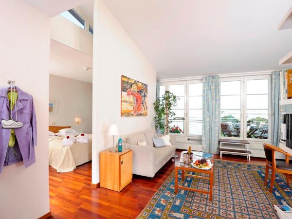 Hotel Baseler Hof : photo 6 de la chambre suite en appartement de grand standing avec balcon