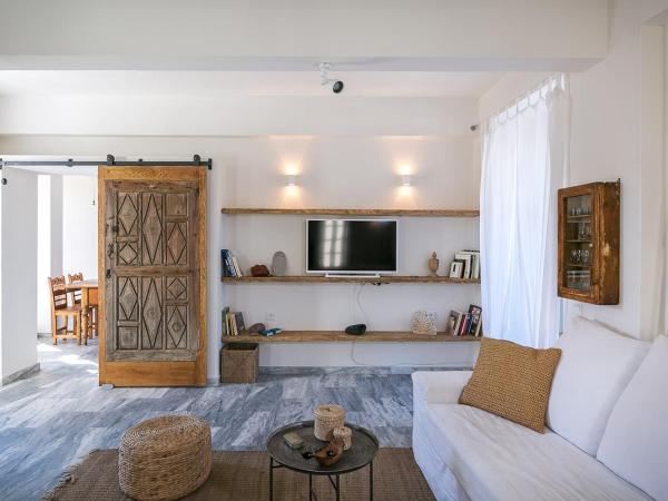 Spitia Santorini Villa Collection : photo 5 de la chambre maison du capitaine