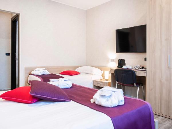 Mercure Palermo Centro : photo 5 de la chambre family -  annex  90 metres from the main building
