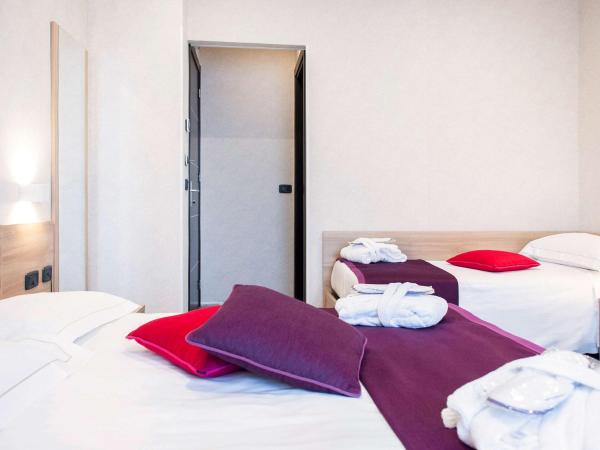 Mercure Palermo Centro : photo 6 de la chambre family -  annex  90 metres from the main building