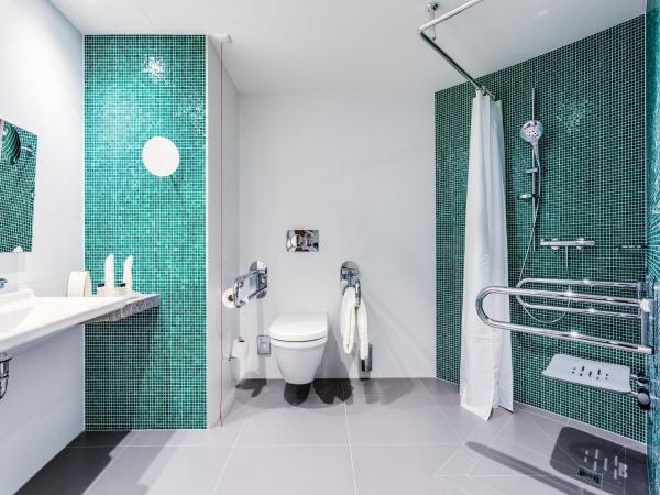 Holiday Inn - Warsaw City Centre, an IHG Hotel : photo 3 de la chambre chambre lit queen-size standard - accessible aux personnes à mobilité réduite