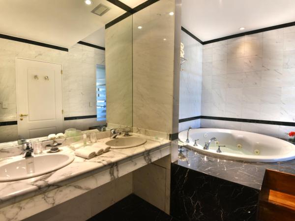 Holiday Inn Cordoba, an IHG Hotel : photo 8 de la chambre suite 1 chambre lit king-size