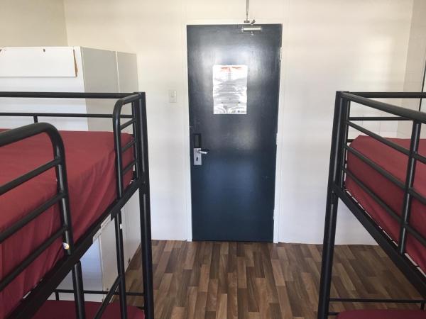Youth Shack Backpackers Darwin : photo 8 de la chambre lit dans dortoir mixte de 4 lits (réservé aux 18-35 ans)