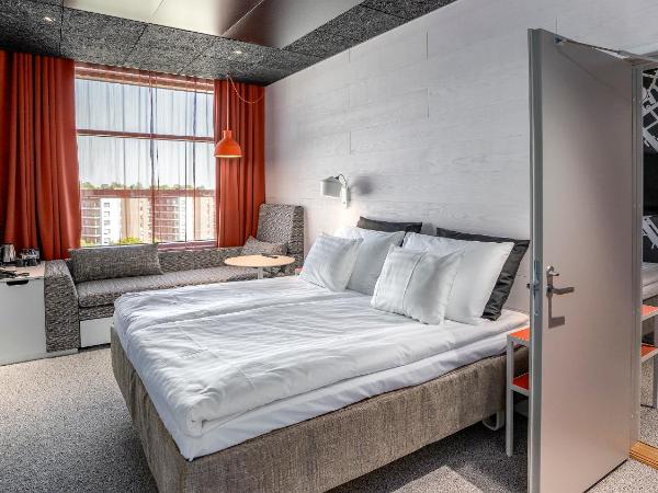 Original Sokos Hotel Kupittaa : photo 2 de la chambre chambre lit king-size standard avec canapé