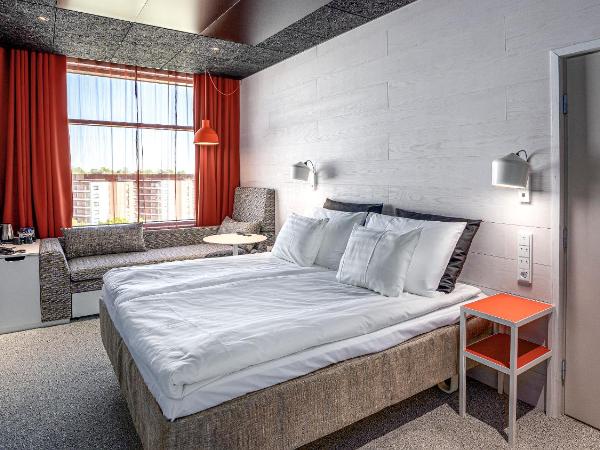 Original Sokos Hotel Kupittaa : photo 3 de la chambre chambre lit king-size standard avec canapé