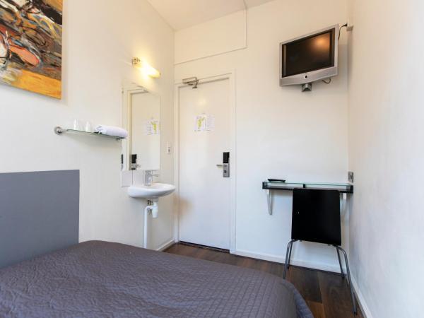 Quentin Arrive Hotel : photo 7 de la chambre chambre double avec salle de bains commune