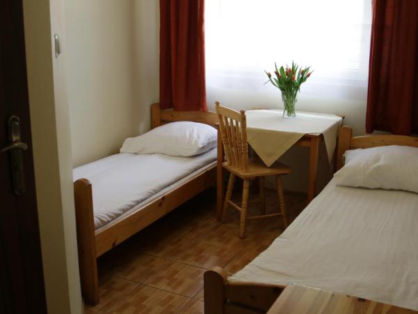 Hostel Rest : photo 10 de la chambre chambre familiale