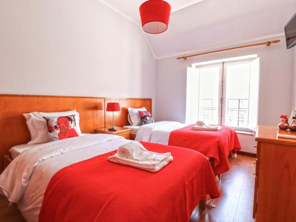 Dolce Vianna - City Centre Rooms : photo 4 de la chambre chambre lits jumeaux avec salle de bains privative