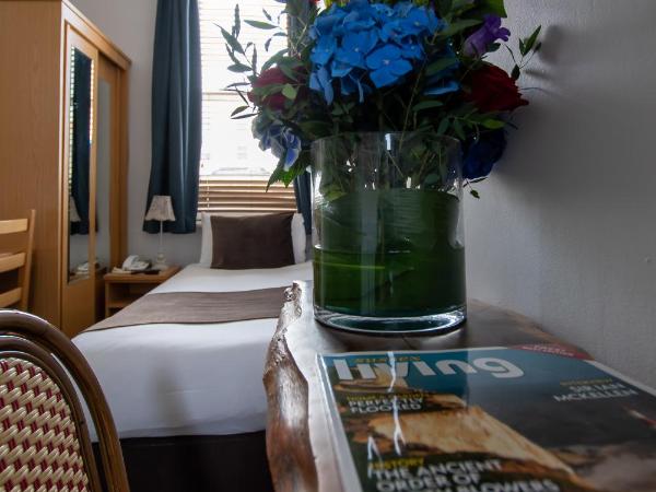 New Steine Hotel - B&B : photo 6 de la chambre chambre simple avec salle de bains commune