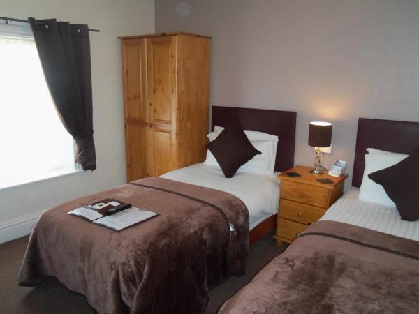 Novello Blackpool : photo 8 de la chambre chambre lits jumeaux avec salle de bains privative