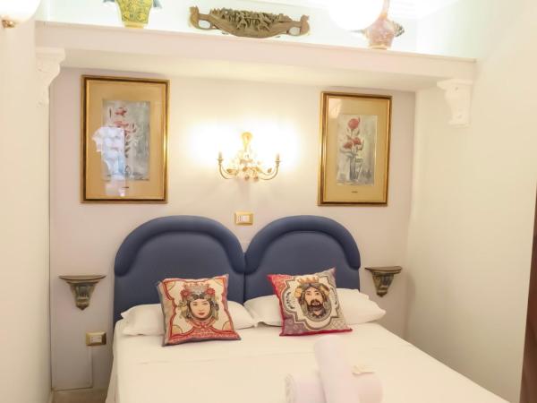 Villa Athèna : photo 1 de la chambre chambre double ou lits jumeaux avec salle de bains privative