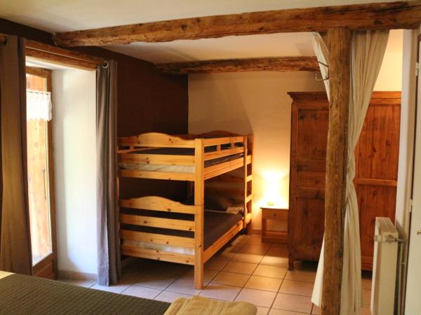 LA JARBELLE - Gîte et Spa : photo 2 de la chambre chambre quadruple - vue sur montagnes