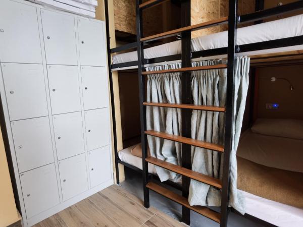 Leo Backpackers @ Central Market : photo 4 de la chambre lit superposé dans dortoir pour femmes