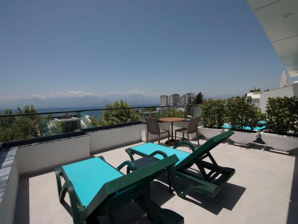 Pure Blanche Hotel : photo 5 de la chambre suite junior avec terrasse