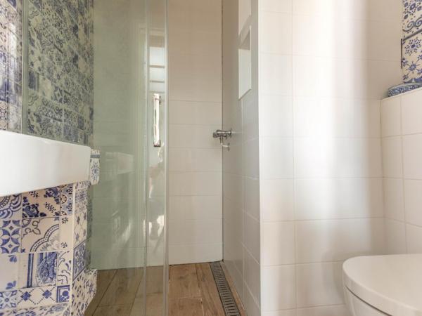 House boat studio with waterfront terrace : photo 6 de la chambre chambre double standard