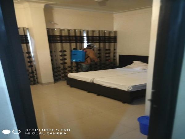 Hotel Rose Lodge : photo 1 de la chambre budget double room indian nationals only