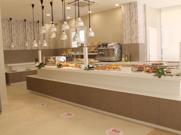 Hotel Vernel : photo 6 de la chambre chambre lits jumeaux