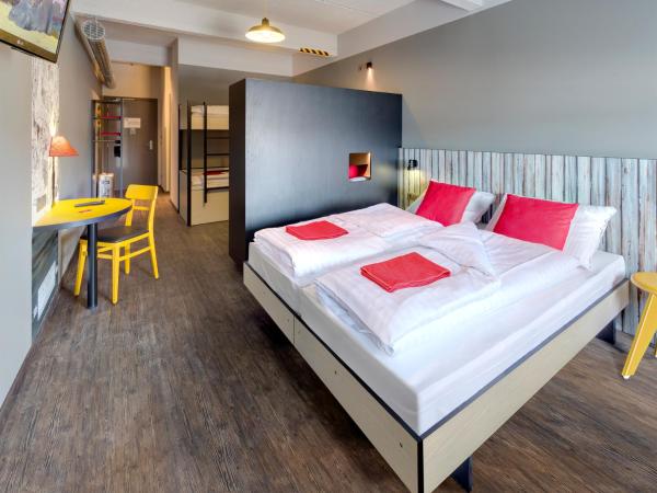 MEININGER Hotels Bruxelles City Center : photo 3 de la chambre chambre familiale