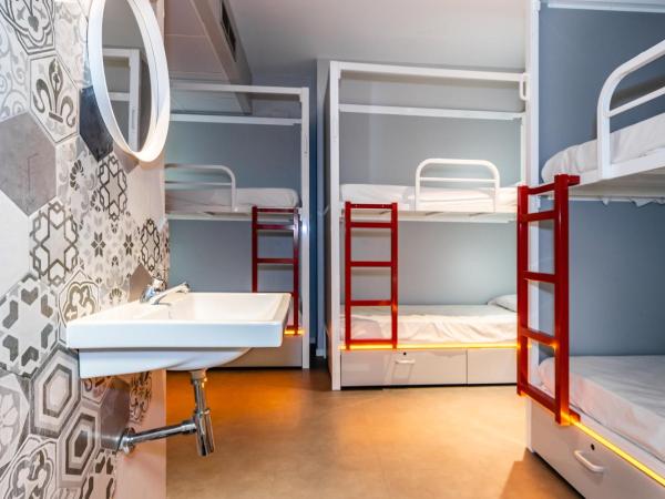 Sun & Moon Hostel : photo 5 de la chambre lit simple dans dortoir mixte (8 adultes)