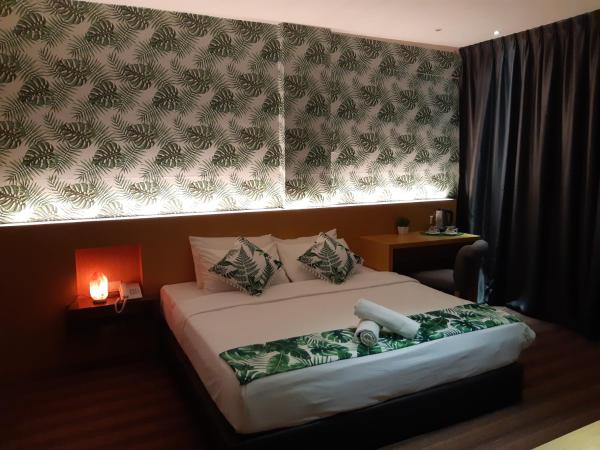 Grandeur Hotel And Spa : photo 8 de la chambre suite deluxe avec baignoire spa