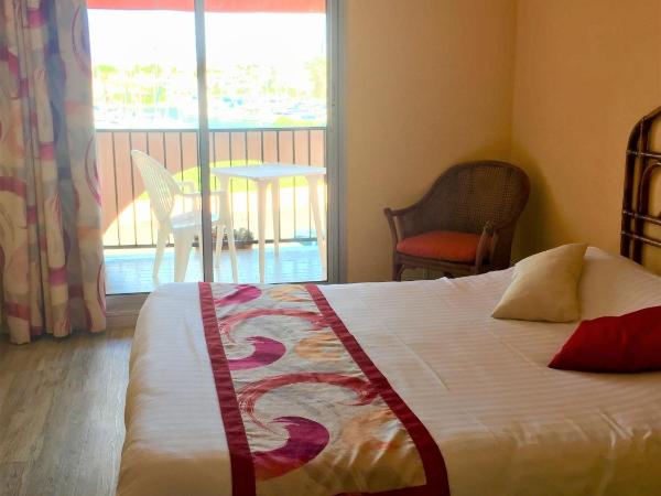 Hotel Alhambra : photo 3 de la chambre chambre avec terrasse et climatisation - vue sur port