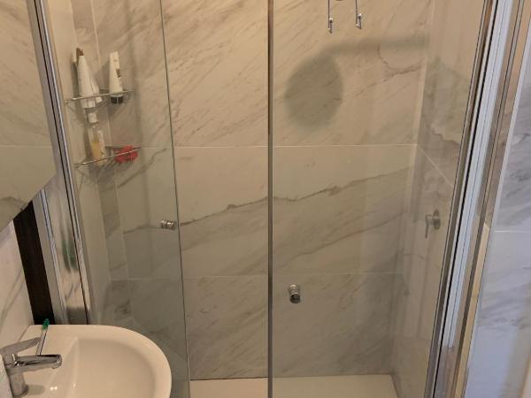 Archie's House : photo 2 de la chambre chambre triple avec salle de bains privative