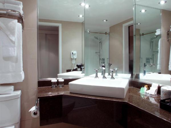 Hotel Manoir Victoria : photo 3 de la chambre chambre deluxe avec 2 lits doubles