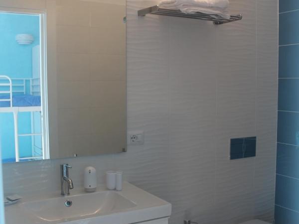 Blue Sea Rooms Apartment Cagliari : photo 1 de la chambre chambre simple deluxe avec balcon