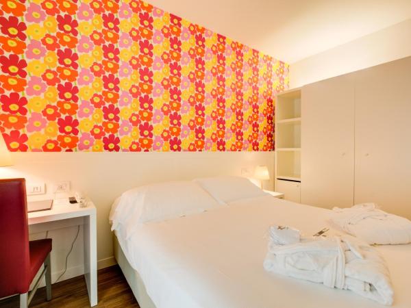 Rimini Suite Hotel : photo 3 de la chambre chambre double avec baignoire spa