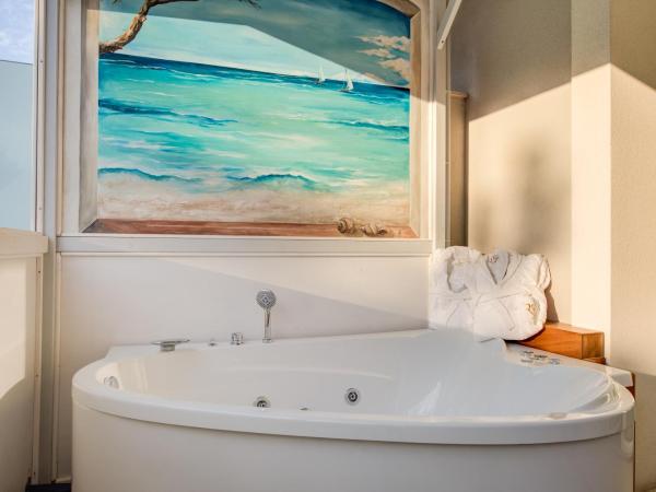 Rimini Suite Hotel : photo 1 de la chambre chambre double avec baignoire spa