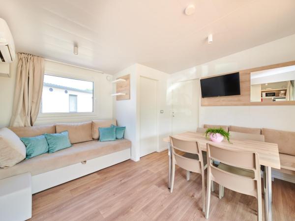 Camping Stella Maris Mobile Homes : photo 6 de la chambre mobile home premium (4+2)